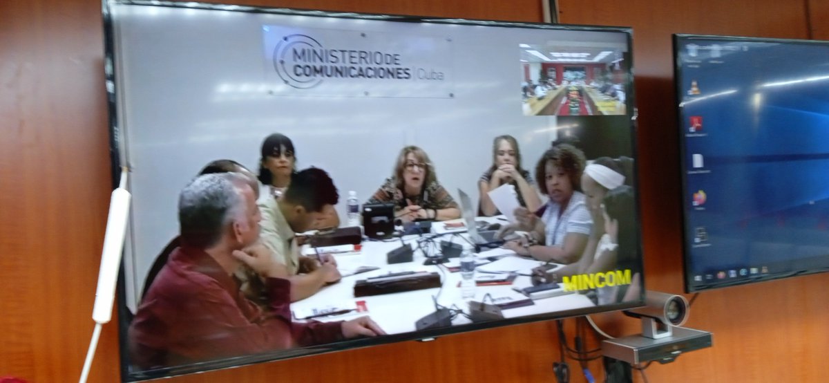 ConsejoSSptus's tweet photo. La dirección del Consejo Electoral Provincial de #SanctiSpíritusEnMarcha, del órgano municipal, profesores guías y estudiantes de la enseñanza técnica profesional participan por videoconferencia en intercambio con la presidenta del CEN @AlinaCENCuba #JuntosPorLaDemocracia https://t.co/YwLQu36Jq3