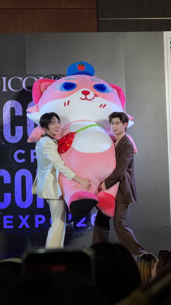 lexkwcat's tweet photo. อย่าให้โอ๋เอ๋เห็นนะ @ OhAe_Domundi https://t.co/TdxQQqbUMK