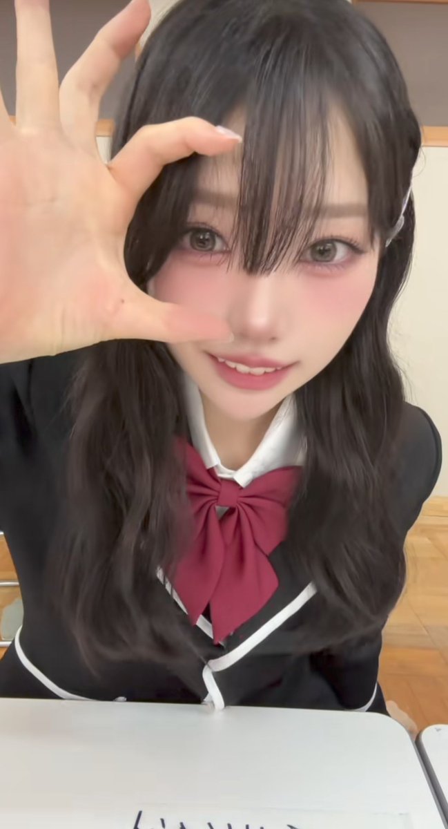 bairensiita's tweet photo. I think I'd die on the spot if I sat across Miu and this was my POV 🫪 https://t.co/rGwIxdvPpU