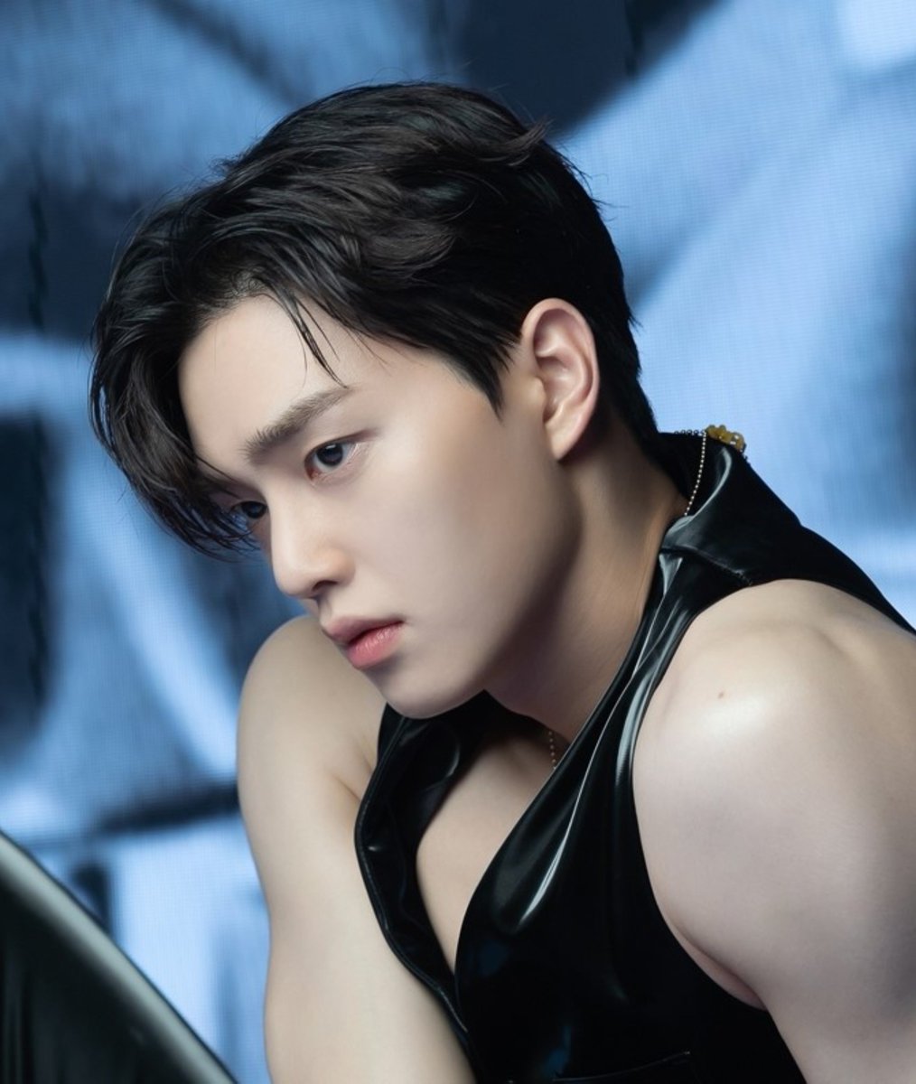 archivekangie's tweet photo. how is it even possible for one person to be this breathtaking? song kang is pure perfection in human form. :) 

#SONGKANG #송강 https://t.co/2oepCNDgZN
