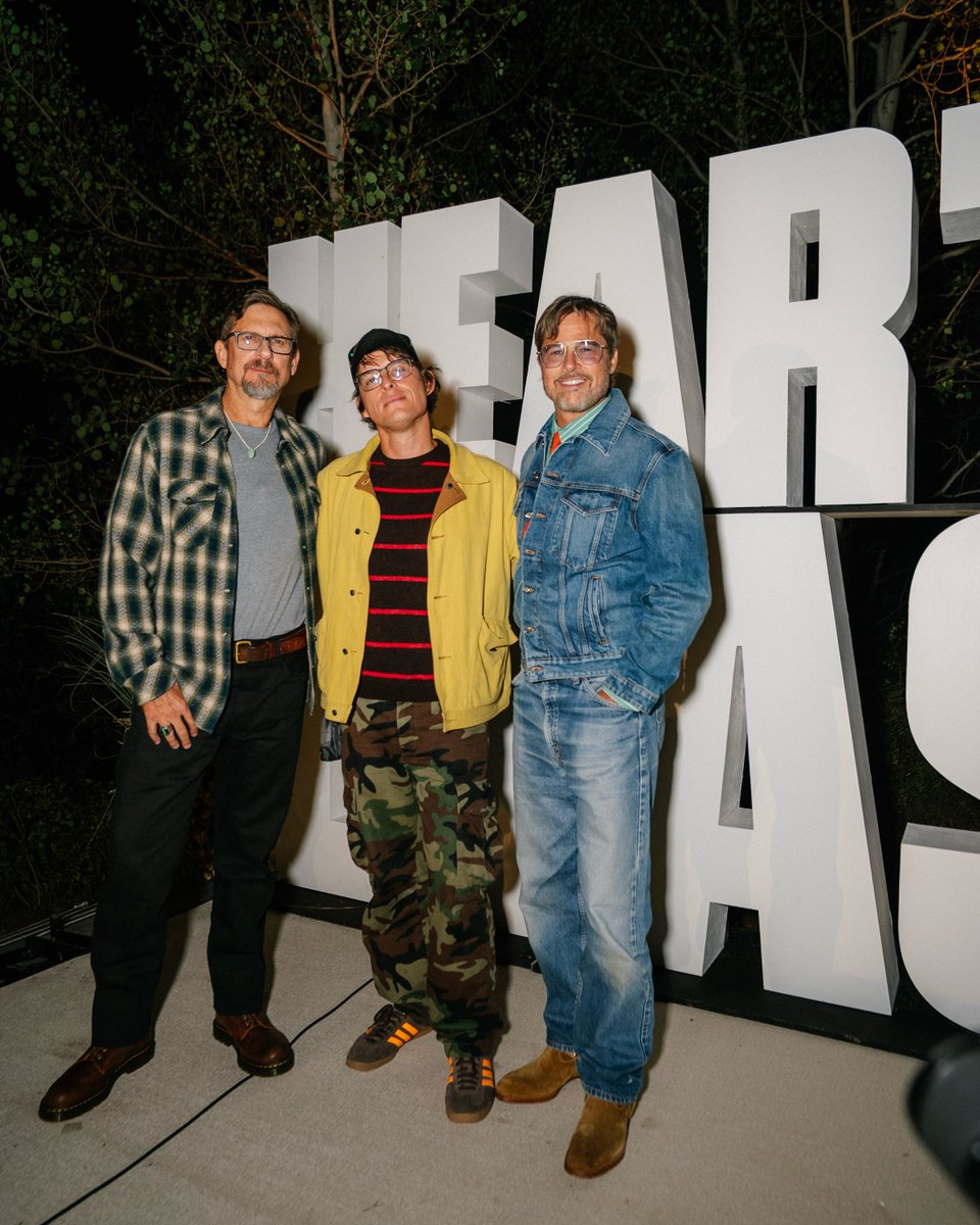 paramountfr's tweet photo. Brad Pitt, @DavidAyerMovies  et Stephen Wilson Jr. à un évènement exceptionnel pour #HeartOfTheBeastLeFilm dans le Colorado.

📸 : @aidan https://t.co/cLWGkNL8hb