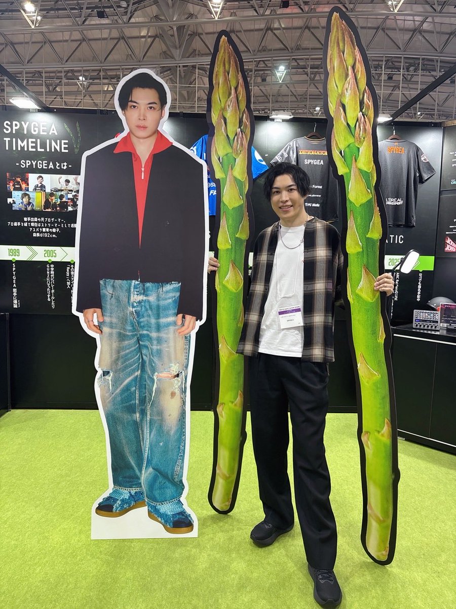 spygea_jp's tweet photo. 今日もいっぱいSPYGEAブース来てくれてありがとうございました！！
明日から一般デーですが、是非写真撮ったり遊びに立ち寄って下さい！
スポンサーさんの製品や作った香水も置いてありますので是非！！ https://t.co/KAwuObKU0Y