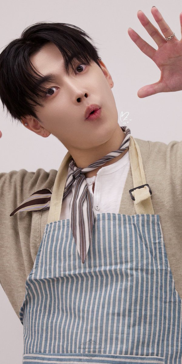 emphasizingthat's tweet photo. 260918 SOUNDWAVE Cafe☕️

🐿️🐿️🐿️

#ATEEZ #에이티즈 #HONGJOONG #홍중 https://t.co/FrmhIru0Fx