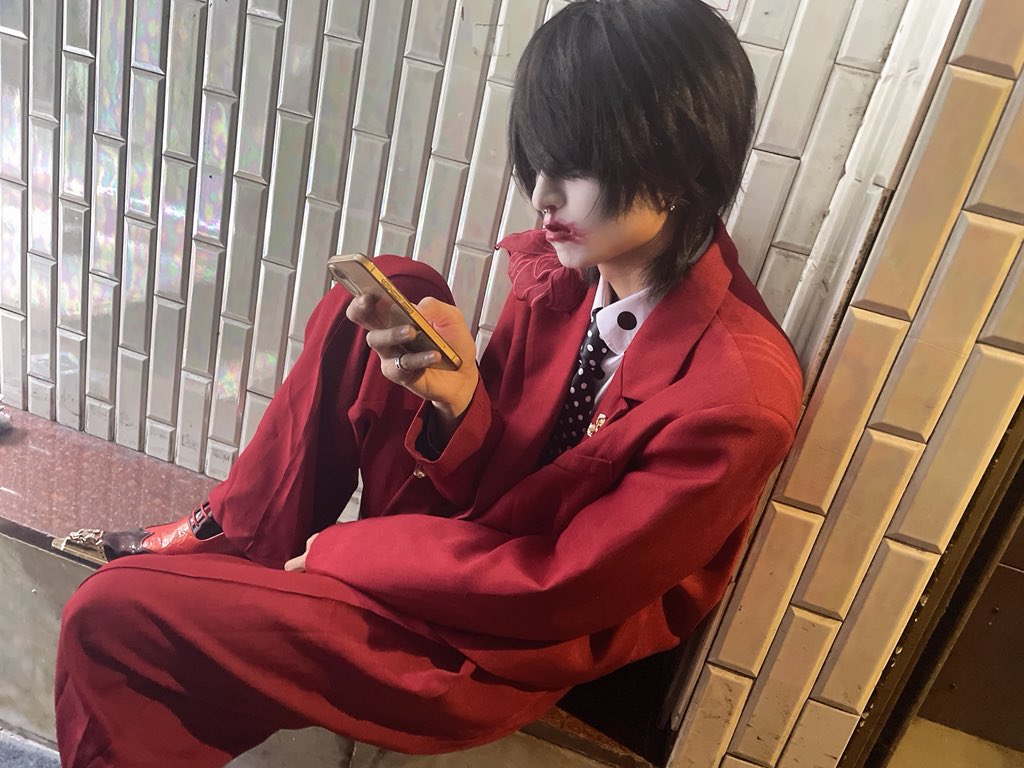 Official_KRSM's tweet photo. 【仮初な写真たち】
4人いるので、1人ずつ��いていきます。
誰が最後か予想してください。 https://t.co/fIDdib8fXI