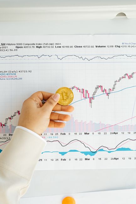 khokch25132's tweet photo. But price charts don't predict anything. $BTC just tapped $64K after weeks of chop.

Spot ETF inflows are finally outpacing miner sell pressure again.

Watch the weekly close, not the wick. https://t.co/TipubPTKB2