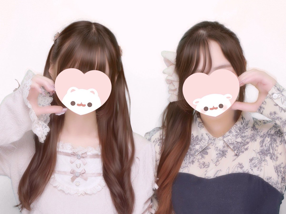 ao_chan5's tweet photo. 当たり前すぎて書いてなかったけど、
昨日の投稿に写ってるのはお友達です！

左が@peroChu_dx 右が私です꒰ ՞_  ̫ _՞ ꒱ https://t.co/0nnULHquX1