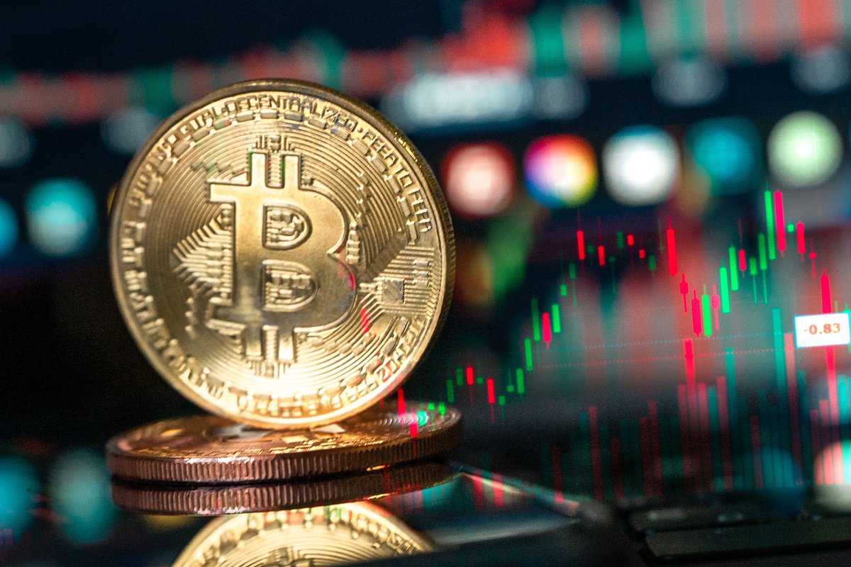 Amiecrypto_'s tweet photo. $1.3B liquidated in 24 hours as $BTC smashes past $100K. 

Spot ETF inflows just hit a record $1.5B in a single day. 

The bull run is here. Don't blink. https://t.co/B4KTjmlvZT