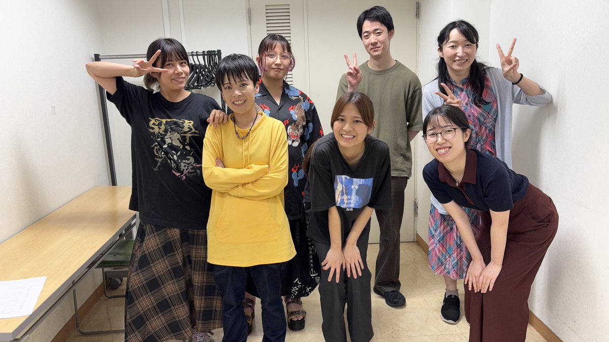 bremenlabo's tweet photo. 【稽古場レポ】
#つきこと2026 稽古が始まっています！すでに立ち稽古に入ったチームも。
稽古の序盤は、戯曲の解説を挟みながらの読み稽古。複数の演目が登場する今回は、いつもより丁寧に戯曲を読み解いています。 https://t.co/hcZEbKwsFi