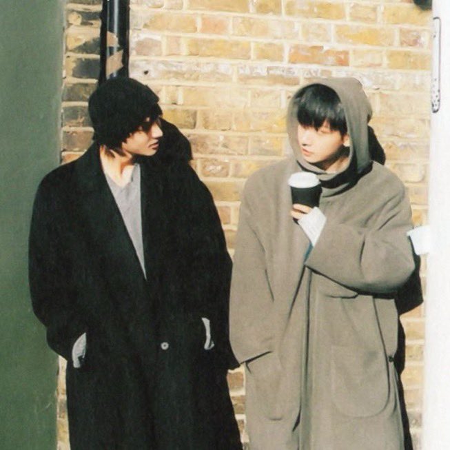 ihugmyung's tweet photo. london myungnyangz is so dear to me https://t.co/U4YRAMngEq