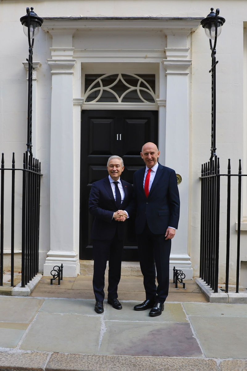 FP_Champagne's tweet photo. Merci au chancelier @JohnHealey_MP pour son accueil chaleureux ร Londres aujourdโhui.
Nous avons beaucoup ร accomplir ensemble pour renforcer notre รฉtroit partenariat, des technologies de pointe ร la recherche et ร lโinnovation, en passant par les capacitรฉs industrielles de dรฉfense et bien plus encore. ๐จ๐ฆ๐ฌ๐ง