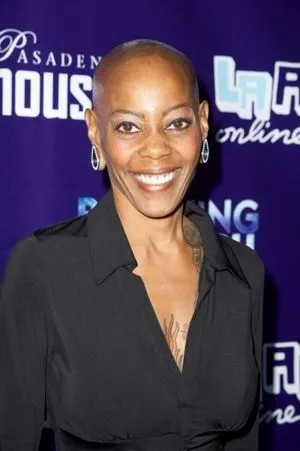 Matt8742953's tweet photo. @RoyIsThaTruth They swapped in Debra Wilson's face? She can't keep getting away with this. https://t.co/OlW3EMRkLI