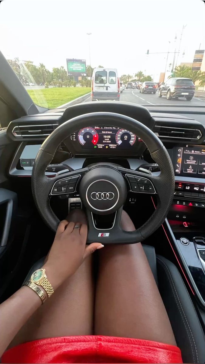 TheCarGirlE's tweet photo. Hi X 🤍

I’m Nana Efya — The Car Girlie 🚗✨
📍 Accra, Ghana 🇬🇭

I find the cars, you pick your baby 😏

Whether you’re looking, buying or you just really like pretty cars… you’ll like it here.

Welcome to my little corner of the car world 🤍 https://t.co/fVRGyw4IS2