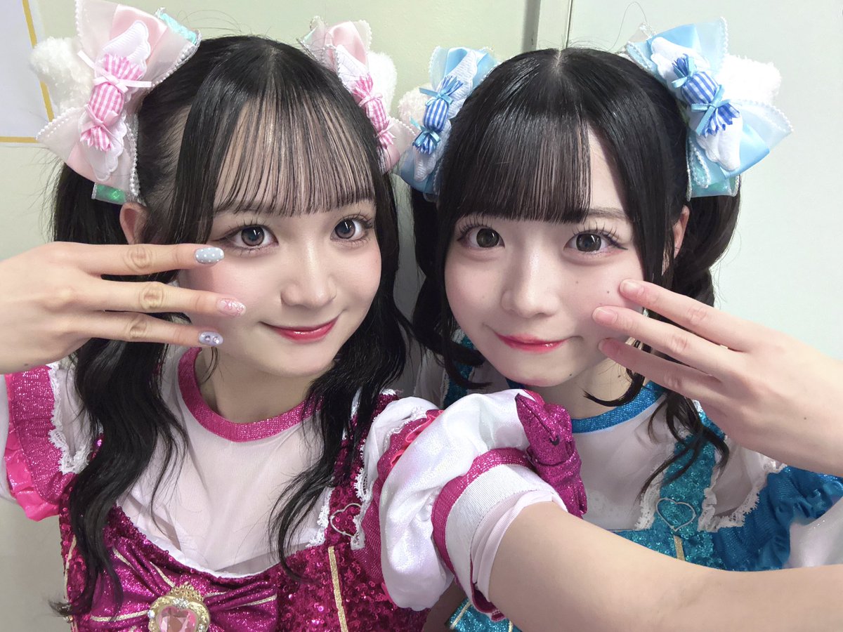 ririna_calres's tweet photo. 天才あやめさんがりりなとみいにヘアアクセ作ってくれた😭💜💜かわいい猫耳^_  ̫ _^❤︎
沢山使うありがとう😽♡ https://t.co/krx2IpIMWP
