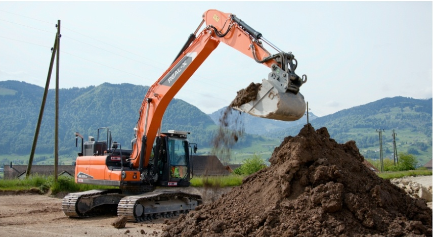 IngLoretoelias's tweet photo. ¡Hito en la construcción! 🏗️ La suiza KIBAG estrena la 1ª excavadora 100% autónoma en su día a día. https://t.co/0JjAi2RCmp
#MAPGIC @vyepesp  @CaminosUPV https://t.co/NTvYUJUN2W