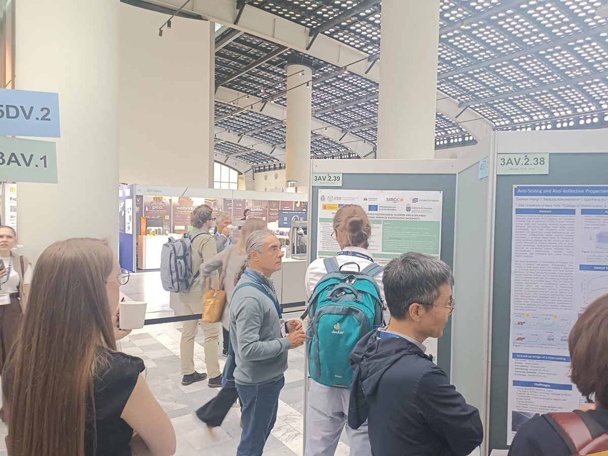 ITERtenerife's tweet photo. ☀️El ITER presenta en la #EUPVSEC2026 un nuevo sistema para reparar los backsheets de módulos fotovoltaicos.

La investigación, en colaboración con la ULL, combina PVDF, fibra de vidrio y resinas termoestables.

Avances desarrollados en los proyectos #SIROCO y #CID

#Fotovoltaica https://t.co/6Ik1tIgVZ7