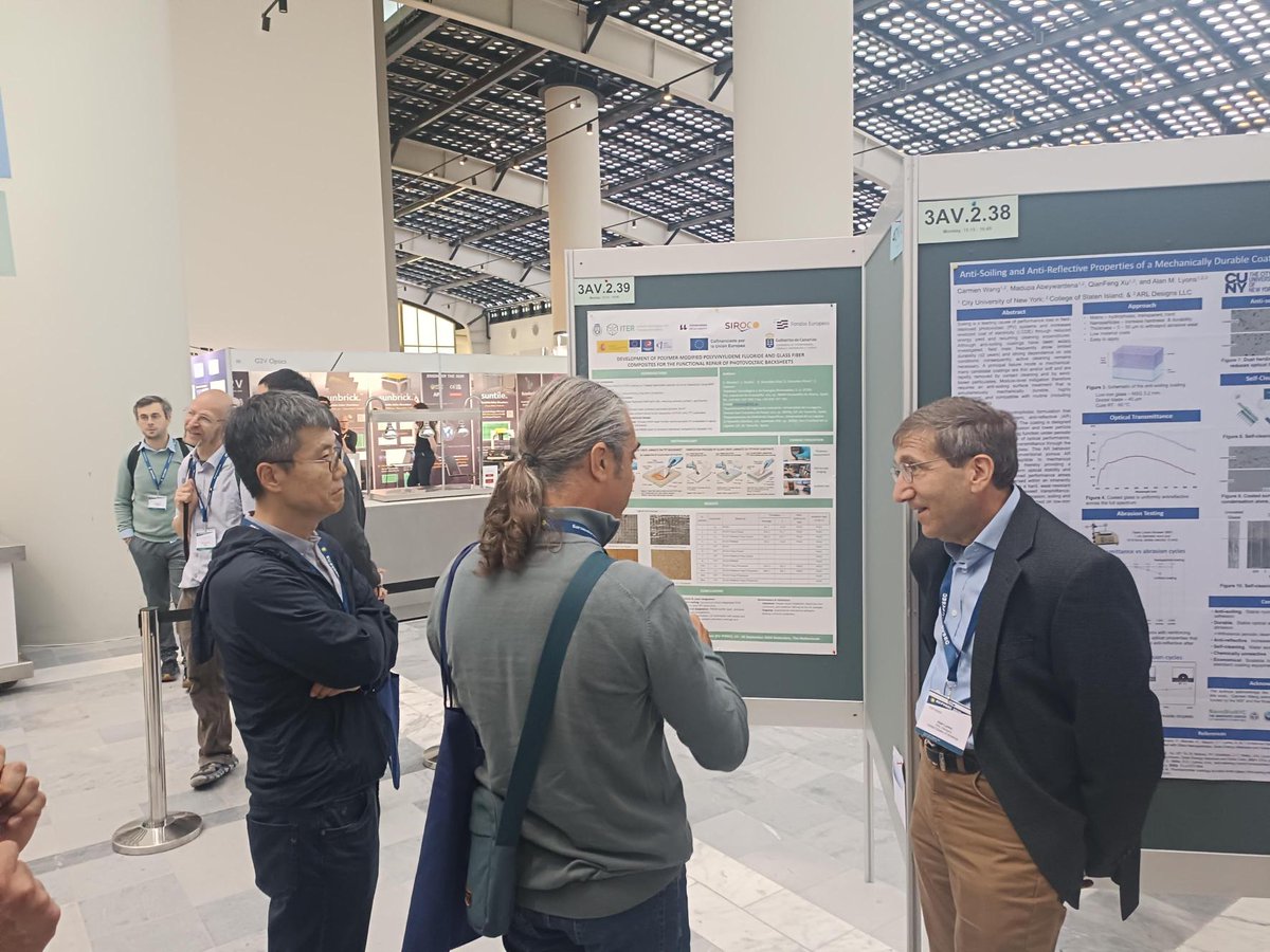 ITERtenerife's tweet photo. ☀️El ITER presenta en la #EUPVSEC2026 un nuevo sistema para reparar los backsheets de módulos fotovoltaicos.

La investigación, en colaboración con la ULL, combina PVDF, fibra de vidrio y resinas termoestables.

Avances desarrollados en los proyectos #SIROCO y #CID

#Fotovoltaica https://t.co/6Ik1tIgVZ7