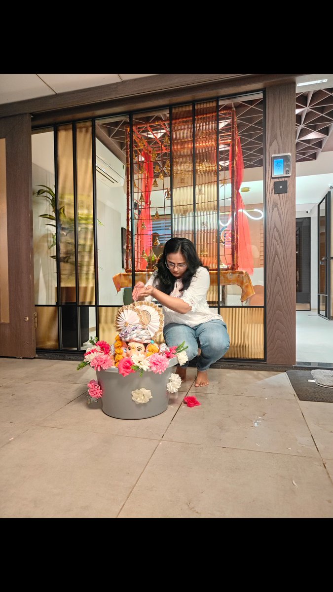 encodedots's tweet photo. 🐘 Bappa, you may be leaving our celebrations, but never our hearts.

Thank you for the smiles, blessings, memories, and beautiful moments. 🌺

Until we meet again…

🙏 Ganpati Bappa Morya!
❤️ Pudhchya Varshi Lavkar Ya!

#GaneshVisarjan #GanpatiBappaMorya #GanpatiDarshan #Bappa https://t.co/DnZ1jugn7O