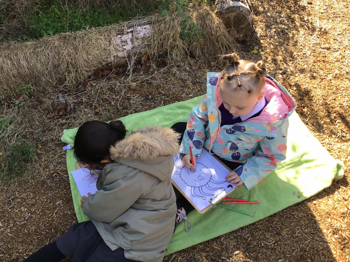 arkkingsacademy's tweet photo. Our Reception children had a fantastic time exploring Forest School, making a beautiful leaf crown, hunting for bugs and discovering the wonderful world around us. They then used their creative skills to colour pictures of the bugs they spotted!!
#Reception #MakingMemories https://t.co/YQTYNJFfNv