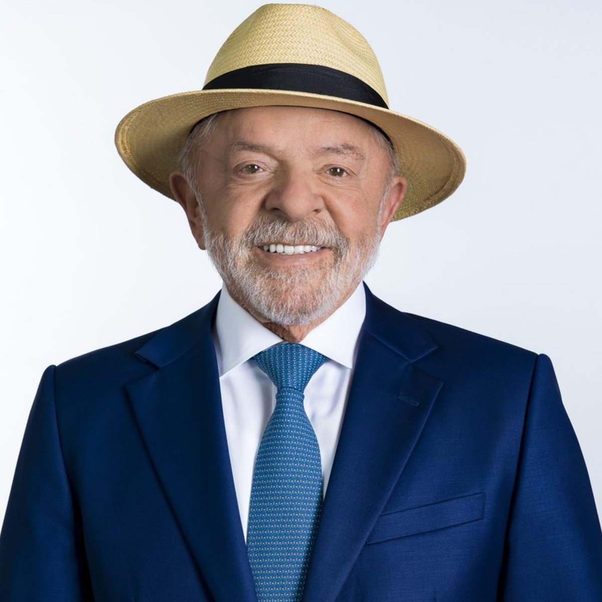 poptime's tweet photo. 🚨🇧🇷 Governo Lula anuncia a distribuição de canetas emagrecedoras gratuitamente e planeja uma MP para proibir sites de apostas online no Brasil. https://t.co/9k97V4eyLi