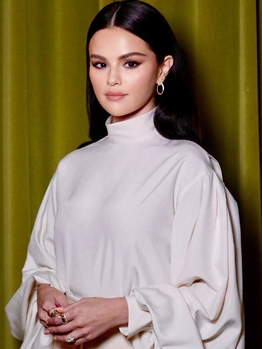 PortalSelenaBR's tweet photo. SELENA GOMEZ. ✨ https://t.co/vzYGzDI4gZ