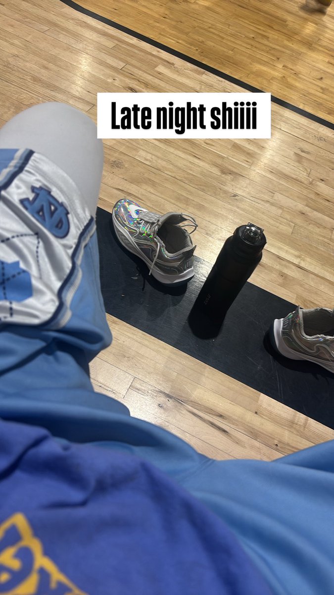 TyLawson3's tweet photo. Late nights … early mornings… Hello world!!! https://t.co/XzqA7iI6rZ