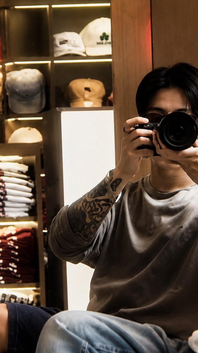 yourhellcaos_'s tweet photo. ᵐᵉ ᶜᵒⁿʰᵉᶜ̧ᵃ: 
𝖭𝗈𝗆𝖾： 𝖣𝖺𝗇𝗂𝖾𝗅 𝖡𝖾𝖼𝗄𝗆𝖺𝗇𝗇

𝖭𝖺𝖼𝗂𝗌𝗆𝖾𝗇𝗍𝗈： 𝟣𝟨／𝟣𝟢／𝟣𝟫𝟫𝟩

𝖠𝗅𝗋𝗎𝗋𝖺：𝟤，𝟣𝟨

𝖯𝗋𝗈𝖿𝗂𝗌𝗌𝖺̃𝗈： 𝖺𝗋𝗍𝗂𝗌𝗍𝖺 

𝖤𝗌𝗍𝖺𝖽𝗈 𝖼𝗂𝗏𝗂𝗅： 𝗌𝗈𝗅𝗍𝖾𝗂𝗋𝗈 

𝖢𝗈𝗆𝗂𝖽𝖺 𝖿𝖺𝗏𝗈𝗋𝗂𝗍𝖺： 𝗅𝖺𝗌𝖺𝗇𝗁𝖺 https://t.co/Z09ZOHLz5J