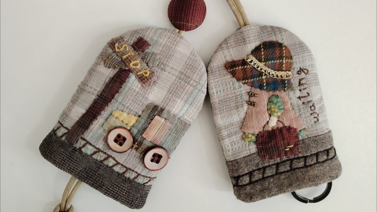 cailu486303's tweet photo. Got this scrap fabric u0026 some thread lying around Turned 'em into a cute mini fabric keychain in 10 mins—perfect for upcycling! Who’s trying it https://t.co/CjOzdm2xlg