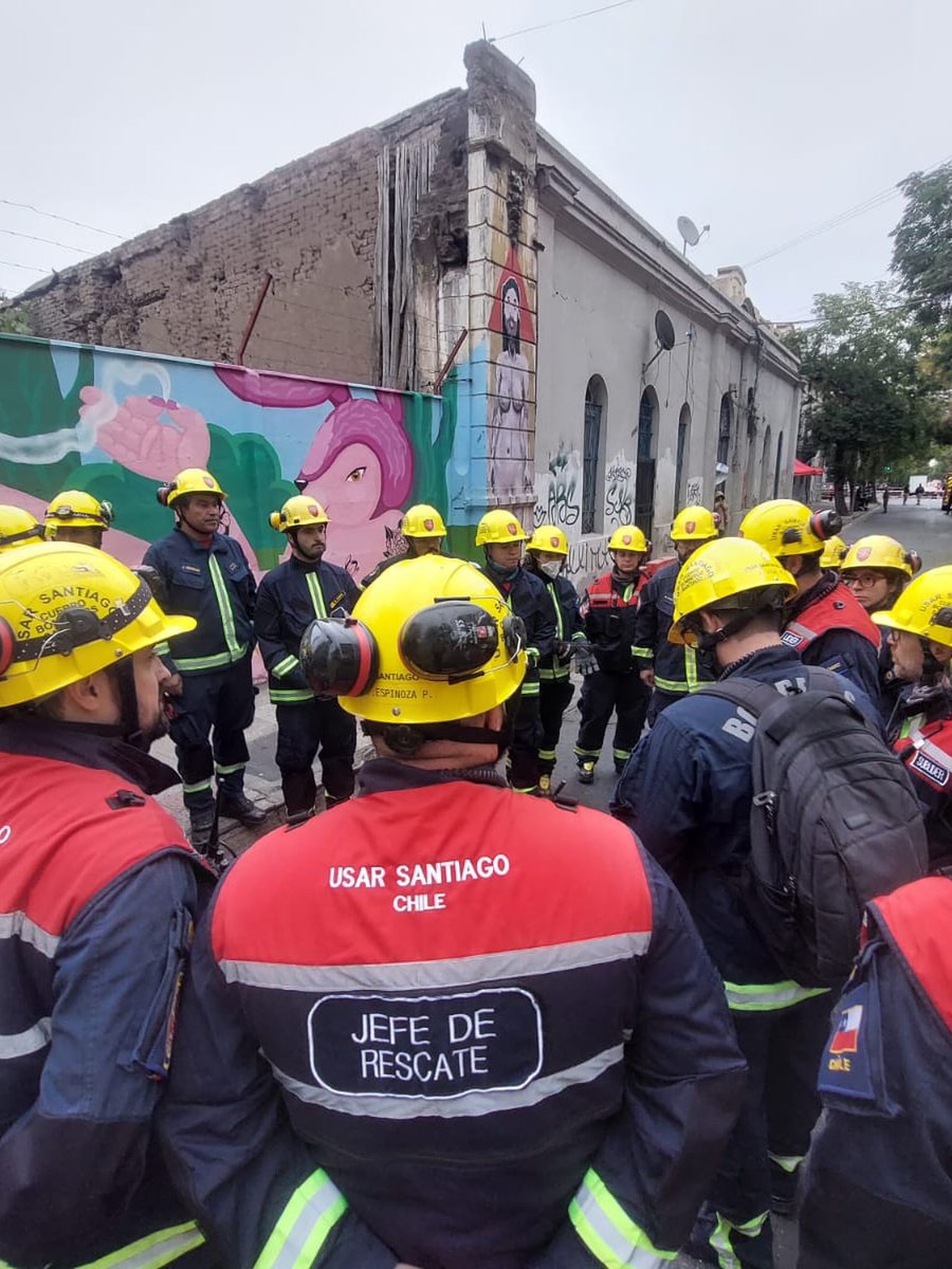 Comandantecbs's tweet photo. Los invito a disfrutar estas fiestas con alegría y responsabilidad, cuidándonos unos a otros y resguardando la confianza que la comunidad ha depositado en nuestra institución. Esa confianza se honra con cada acto, dentro y fuera del cuartel. ¡Felices Fiestas Patrias! (2/2) https://t.co/rZcspjwS1k