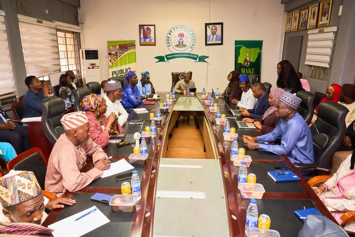 CCBNigeria's tweet photo. CCB x NFIU: Deepening collaboration ahead of the 2027 FATF Mutual Evaluation.

Chairman @abdubel received NFIU CEO Hajiya Hafsat Abubakar Bakari in Abuja for a joint readiness stocktake — closing gaps, building capacity, and strengthening intelligence sharing. https://t.co/TZba4fBA4y
