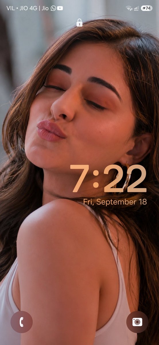 Actressverse69's tweet photo. @CelebAuraX I kiss my phone screen whenever I am alone💋💋 https://t.co/cFN0iGrn5D