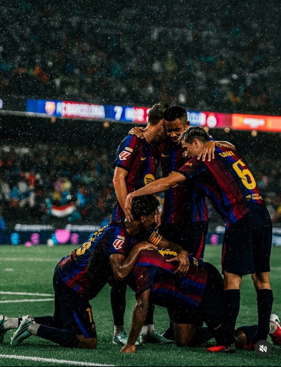 Delvir_1's tweet photo. What a picture💙❤️ https://t.co/r1m72JaQvw
