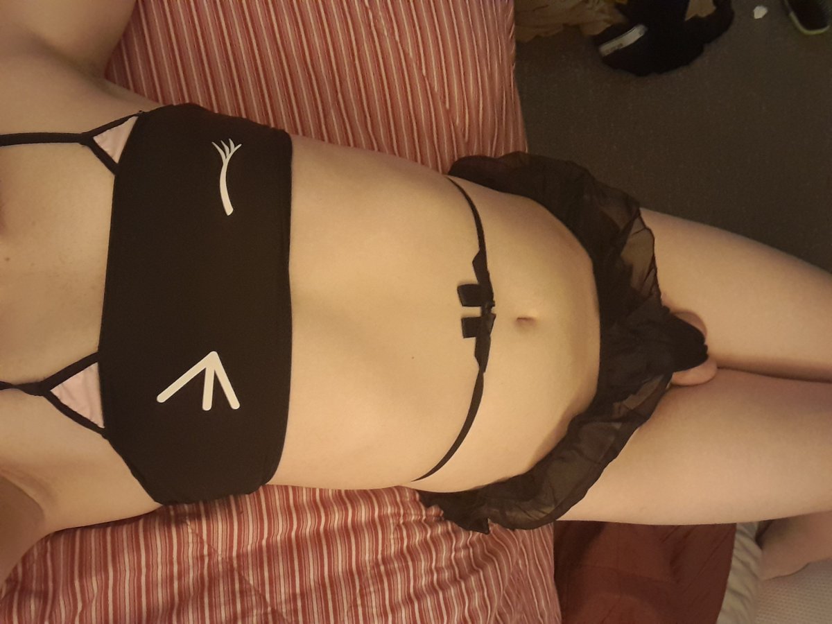 ErieeAirHead's tweet photo. Happy femboy Friday~! :3 
I think this is a lil too small :< 
#femboy #nsfwtwt https://t.co/YKuwHAd6Xr