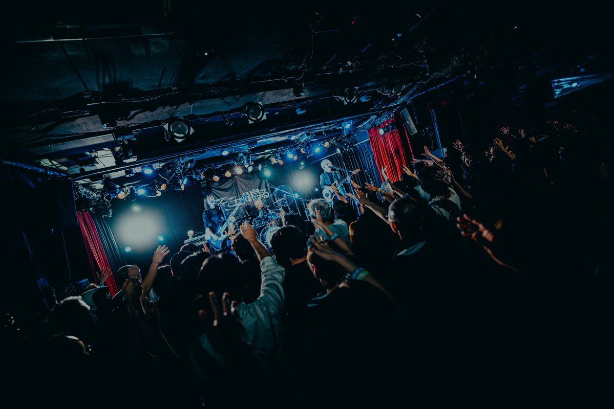 sokoninaru_band's tweet photo. 9/18(金)
そこに鳴るoneman tour 2026
「#絶望の淵でも」TOUR FINAL
下北沢シャングリラ

これにてツアー完走！
各所ご来場いただいた皆さまありがとうございました🎉🎉

12/21(月)
そこに鳴る15th anniversary one man live「一発」を下北沢ReGにて開催します。
15周年の集大成、是非お越しください🔥

Photo by→@musicmagic3923