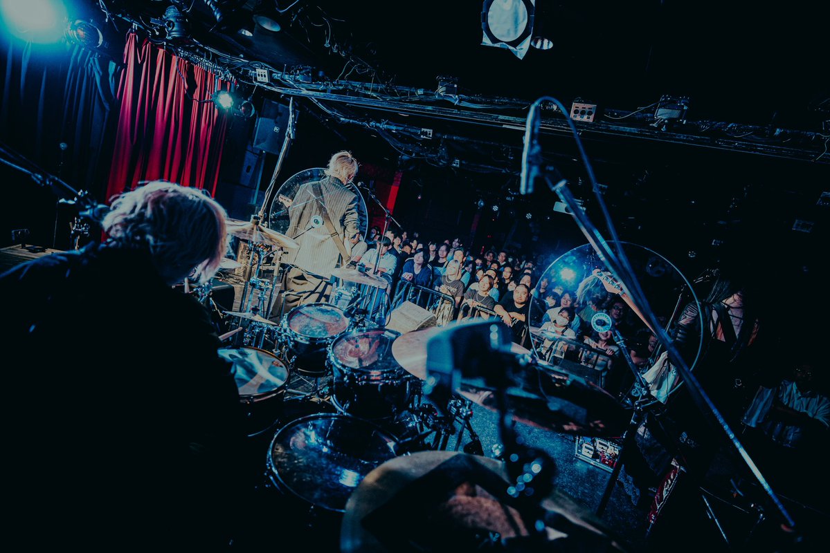 sokoninaru_band's tweet photo. 9/18(金)
そこに鳴るoneman tour 2026
「#絶望の淵でも」TOUR FINAL
下北沢シャングリラ

これにてツアー完走！
各所ご来場いただいた皆さまありがとうございました🎉🎉

12/21(月)
そこに鳴る15th anniversary one man live「一発」を下北沢ReGにて開催します。
15周年の集大成、是非お越しください🔥

Photo by→@musicmagic3923