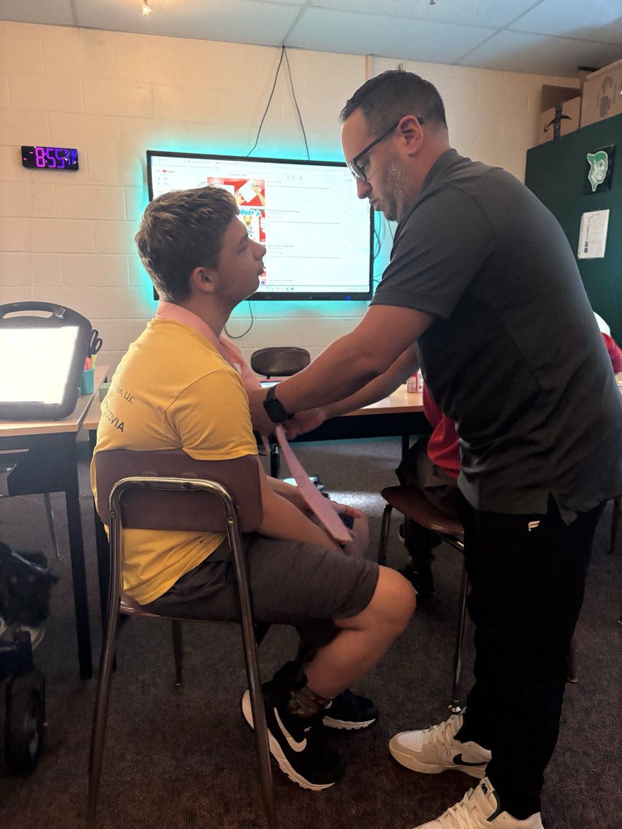 caityruss's tweet photo. Thanks, @torresv4msu for helping our guy with his tie for HOCO!! 🏈💚

#unitedgreenmen @AHS_DrPach @DrPMilcetich @ACSD_MH @AHS_SeanBaker @mmaglionico https://t.co/tonm1tsxqL