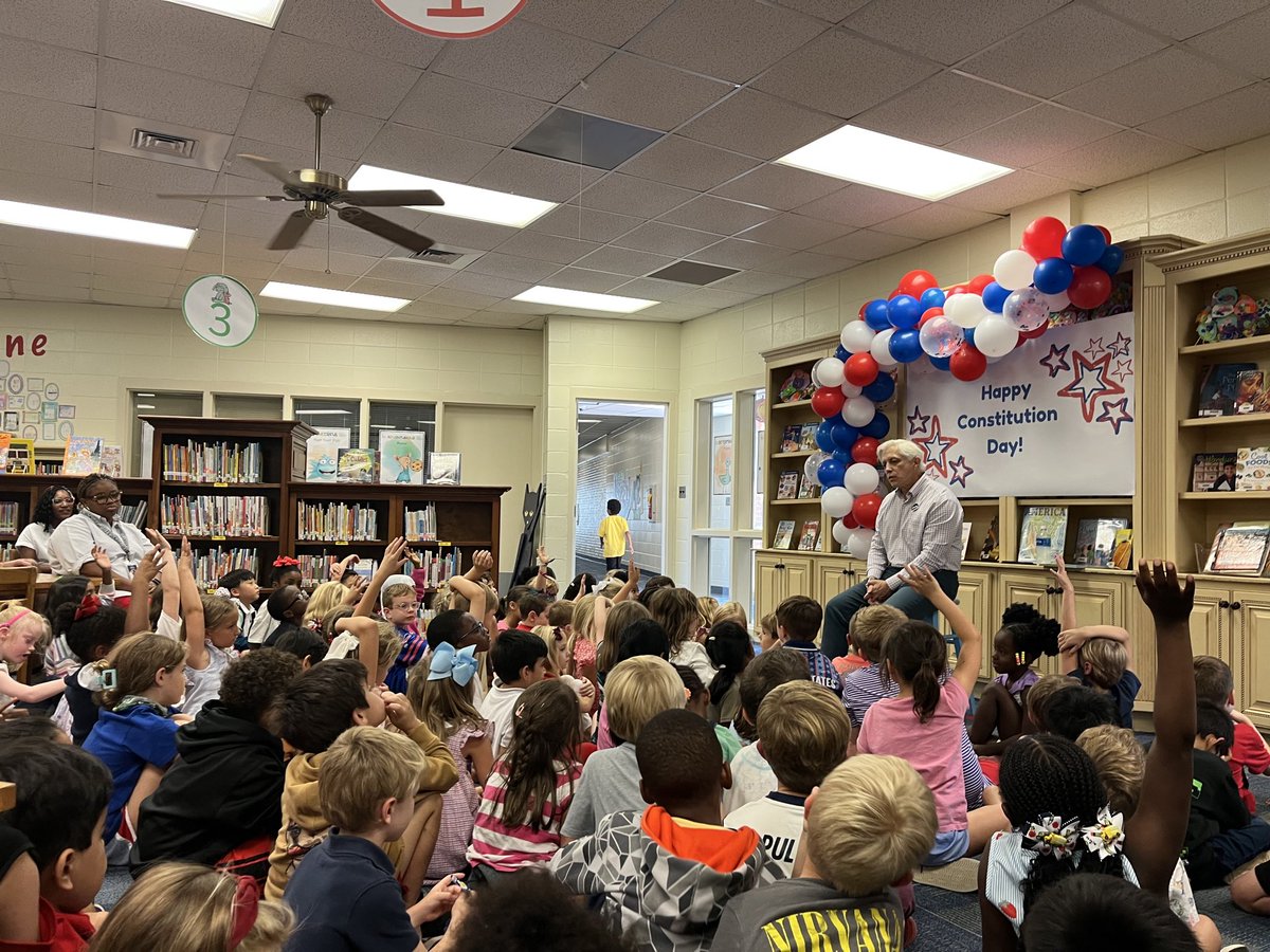 ronanders2020's tweet photo. Thank you @Dean_Road_Elem for your invitation to discuss citizenship with the 1st grade students. Enthusiasm and lots of questions! Maybe one these students will be the mayor in the future -it’s happened before! @AuburnCityEdu @CityofAuburnAL https://t.co/RuRUOB1iFe
