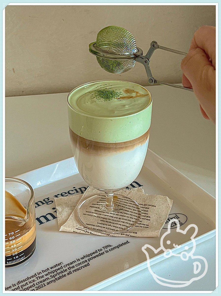 silkn359292's tweet photo. Creamy matcha latte hack! Whisk 1 tsp matcha powder, 2 tbsp hot water u0026 iced oat milk, top with a tiny honey drizzle. 5 mins of cozy goodness! https://t.co/2R4N9UgcAN