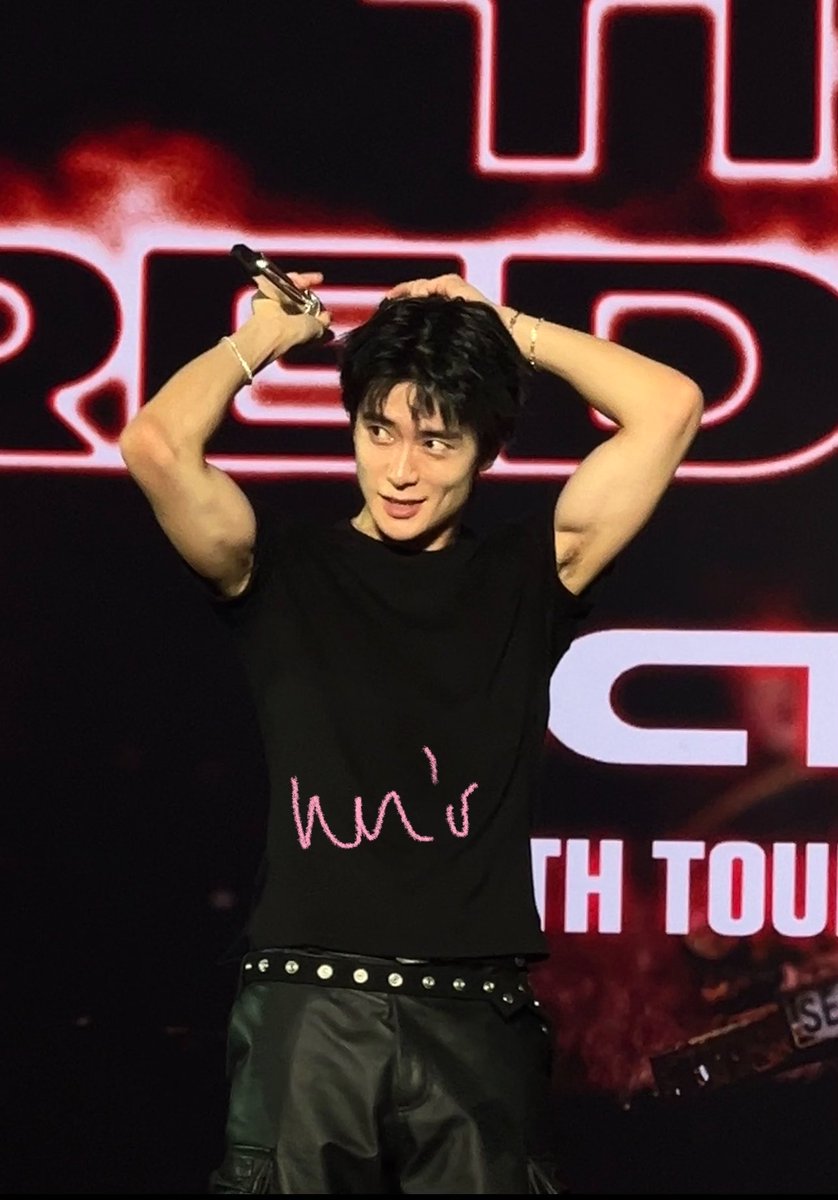 sskxkti's tweet photo. นี่ยังไม่ได้เกร็งนะครับ

#JAEHYUN #THE_REDLINEinSeoul_DAY1  #NCT127_5TH_NEOCITY_THE_REDLINE https://t.co/1MSGLSmHRR