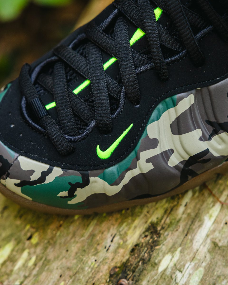DTLRVILLA's tweet photo. Step back into the wild. The #Nike Foamposite Pro PRM 'Green Camo' is available in-store and online in (Full Family Sizes). 

Link to Nike: https://t.co/9nG4P7yS3b https://t.co/G4FcbGNWCV