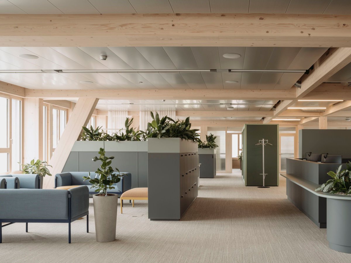 Archello's tweet photo. kit | architects’ EKT Werkhof Sulgen uses a reinforced-concrete base beneath three timber levels, with 730 m³ of timber forming the structure and façade. 
https://t.co/aYCFQyDxYc 

#TimberArchitecture #Materiality #AdaptiveDesign https://t.co/Mh3Tw0JtaM