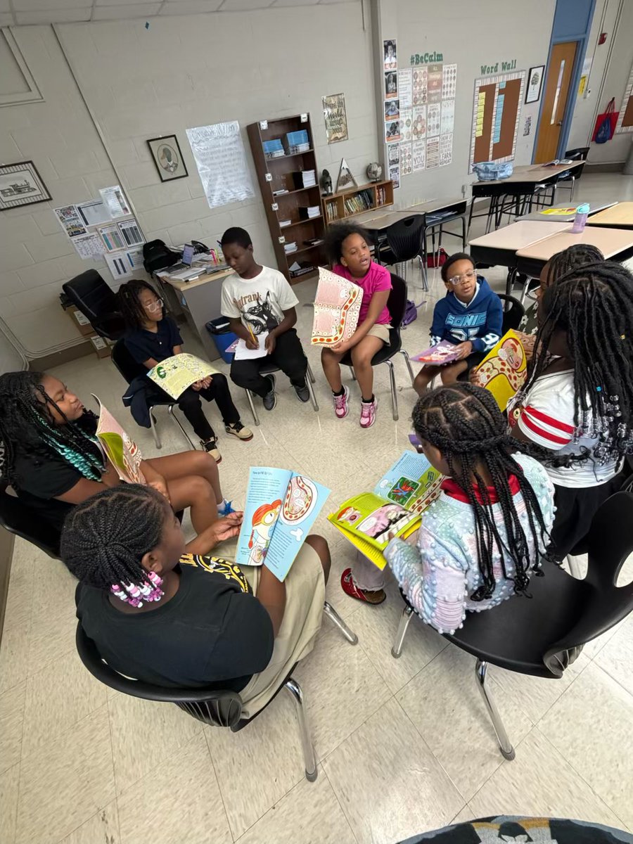 elementaryida's tweet photo. Our 4th graders are getting college ready! They participated in a Socratic Seminar group as they discussed The Circulatory System!
#collegeready
#socraticseminar https://t.co/zHhucoQqHO