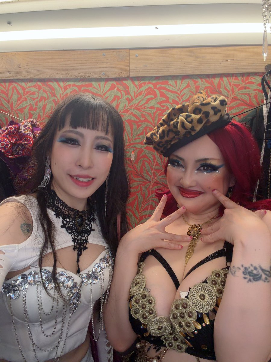 chipie_nori's tweet photo. 9.18ツタンカーメンでのあみ太さんとのコラボshow‼︎
初めての生演奏で踊る貴重な体験をあみ太さんとDevilさんとご一緒できて光栄でした✨
お二人はほんとにカッコよくて!
大好きsafiさんとも共演で
幸せ空間すぎた

さいこーにイケてる夜でした♡ https://t.co/uutMMfSrDL
