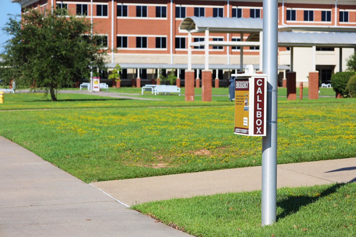 BPCCCavs's tweet photo. Knowing how to get help quickly is an important part of campus safety. Emergency call boxes are located across campus and provide a direct connection to Campus Police, day or night. If you need help, simply press the button to connect. #BPCCproud #StayReady #goLCTC https://t.co/bLhUuVCngA
