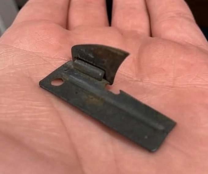 Isabella11188's tweet photo. Does anyone know what this is ?? https://t.co/RcKZAsQGKa
