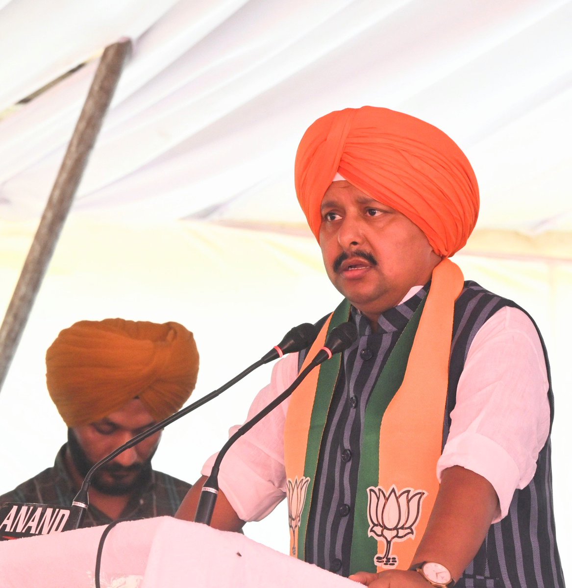 BJP4India's tweet photo. भाजपा राष्ट्रीय अध्यक्ष श्री @NitinNabin ने आज पठानकोट में ‘नशा मुक्त पंजाब यात्रा’ का शुभारंभ किया।

13 दिनों तक चलने वाली यह यात्रा पंजाब के अलग-अलग क्षेत्रों में पहुंचकर नशे के खिलाफ समाज में जागरूकता और एकजुटता का संदेश देगी। युवाओं को नशे से दूर रखने और परिवारों को इस लड़ाई का हिस्सा बनाने के साथ-साथ यह अभियान नशामुक्त पंजाब के संकल्प को जन-जन तक पहुंचाने का प्रयास है।

#NashaMuktPunjabYatra