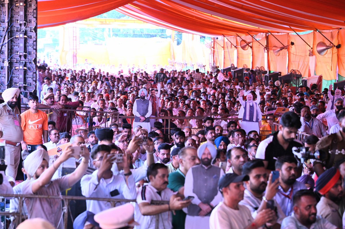 BJP4India's tweet photo. भाजपा राष्ट्रीय अध्यक्ष श्री @NitinNabin ने आज पठानकोट में ‘नशा मुक्त पंजाब यात्रा’ का शुभारंभ किया।

13 दिनों तक चलने वाली यह यात्रा पंजाब के अलग-अलग क्षेत्रों में पहुंचकर नशे के खिलाफ समाज में जागरूकता और एकजुटता का संदेश देगी। युवाओं को नशे से दूर रखने और परिवारों को इस लड़ाई का हिस्सा बनाने के साथ-साथ यह अभियान नशामुक्त पंजाब के संकल्प को जन-जन तक पहुंचाने का प्रयास है।

#NashaMuktPunjabYatra