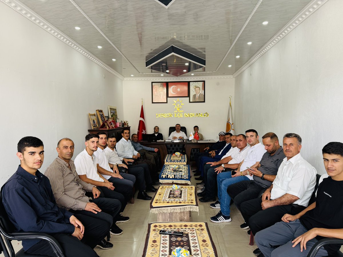 abdurahimAKGNDZ's tweet photo. 📍AK Parti Derecik İlçe Başkanlığı…

Yönetim Kurulu Toplantımızı teşkilatımızın katılımıyla gerçekleştirdik.

Toplantımızda ilçemizde devam eden çalışmalarımızı ele alarak, önümüzdeki süreçte gerçekleştireceğimiz çalışmalar ve saha faaliyetlerimiz üzerine değerlendirmelerde bulunduk.

Teşkilatımızın birlik ve beraberliği içerisinde, hemşehrilerimizin talep ve beklentilerine çözüm üretmek, ilçemize katkı sunmak için çalışmalarımızı kararlılıkla sürdüreceğiz.

Rabbim birlik ve beraberliğimizi daim, hizmet yolundaki gayretlerimizi bereketli eylesin.

#AKPartiDerecikSahada
#BizBüyükBirAileyiz 
#TürkiyeYüzyılı 🇹🇷

@RTErdogan
@Akparti
@abuyukgumus
@MustafaAlkayis
@byildiz63
@KayaZeydin