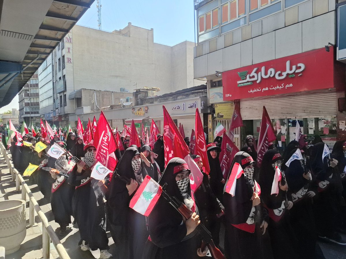 Mahsan315's tweet photo. دشمن: چند نفرن؟
تهران: بشمار داداش
ما تازه رسیدیم 😭🗿
#رزمایش_313هزار_جانفدای_ایران https://t.co/wJ3uASKdxC