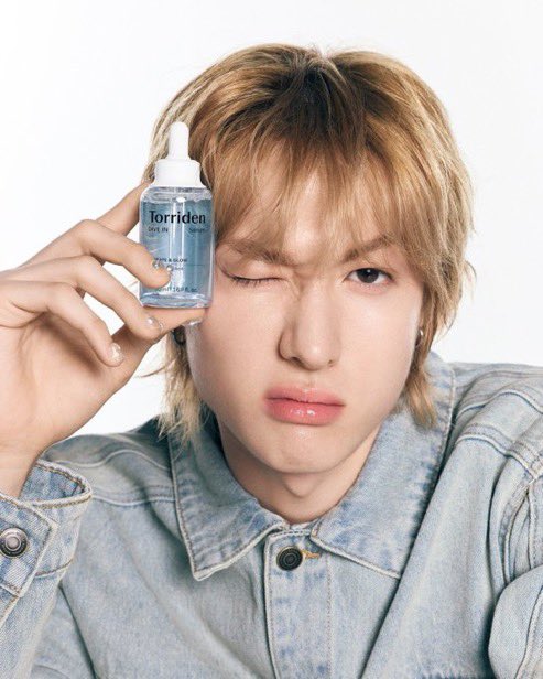 CORTIS_MARTlN's tweet photo. Torriden 🩵

#MARTIN #마틴 #CORTIS #코르티스 https://t.co/EgJhNfksYo
