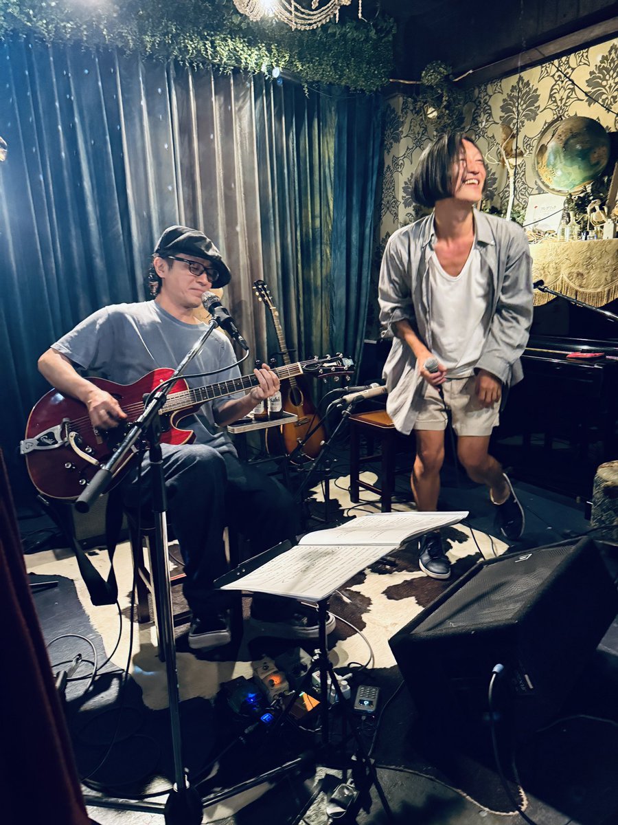 gotoizumi's tweet photo. ツアーから戻り今日のヲルガン座は
MO’SOME TONEBENDERのももさんと髭の須藤さんのツアー初日
イチャイチャしてるイケメン達を愛でる会でした。ツアー疲れが馬鹿馬鹿しくなる程ハッピー会、明日から全国へ行ってらっしゃい〜！ https://t.co/uq3Ikjqxzn